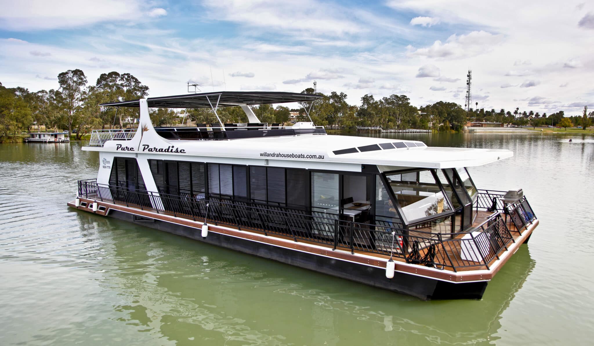 Pure Paradise – 5 Ensuite Houseboat, Mildura (sleeps 12) - Boat for Hire in Buronga, NSW